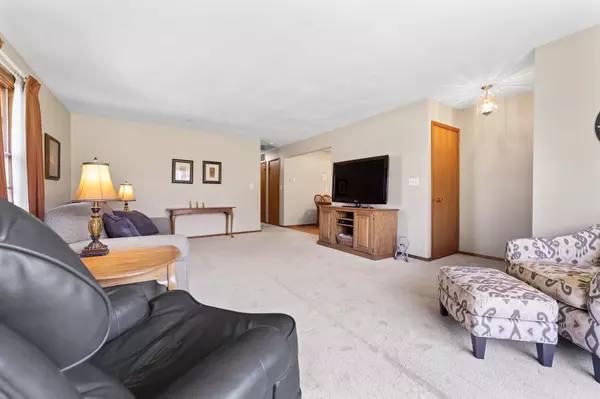 Montgomery, IL 60538,1618 SE River RD