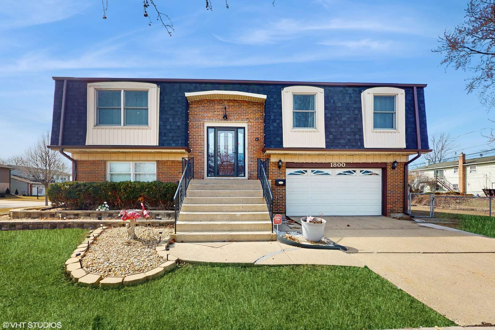1800 W Catalpa LN, Mount Prospect, IL 60056