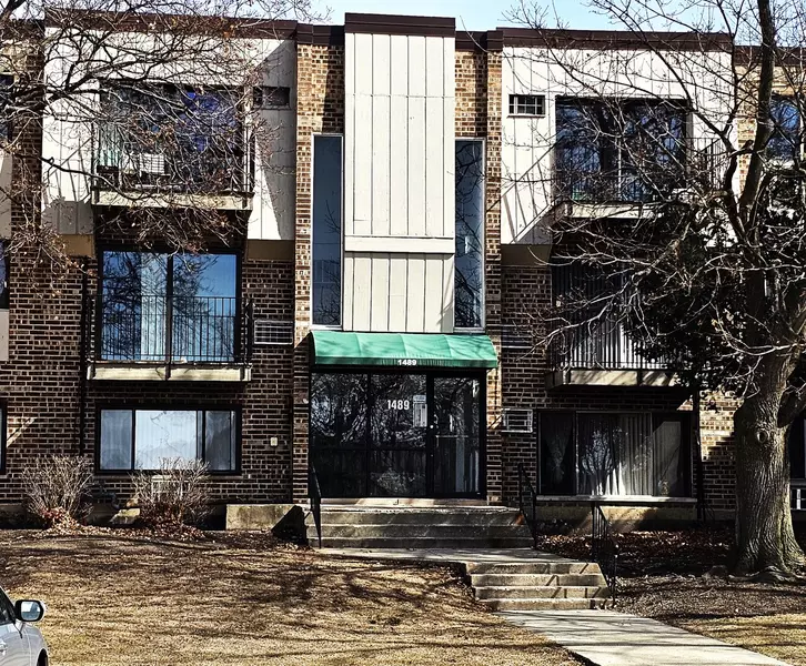 1489 N Winslowe DR #104, Palatine, IL 60074