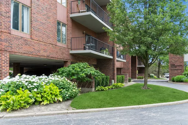 Downers Grove, IL 60516,6565 Main ST #204