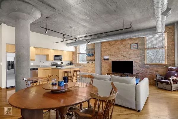 Evanston, IL 60201,1830 Ridge AVE #301