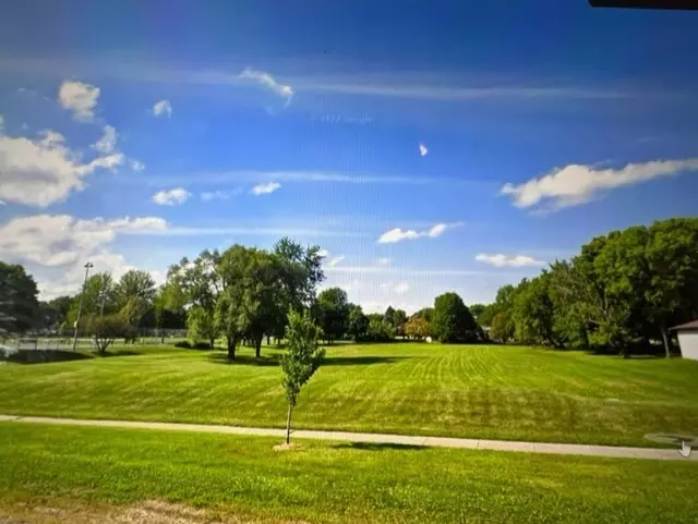 Mount Prospect, IL 60056,1400-1500 E Kensington RD