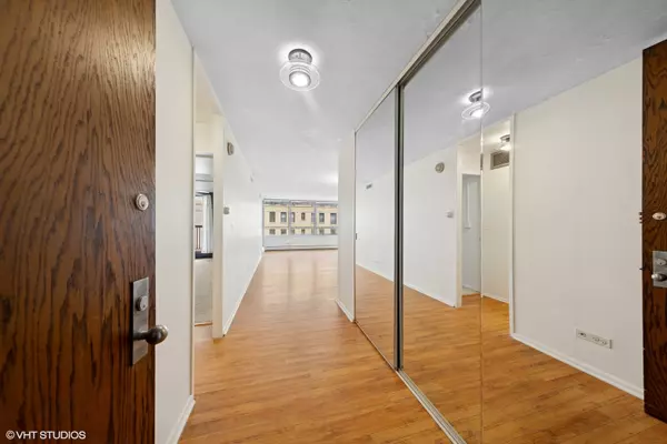 Chicago, IL 60611,201 E Chestnut ST #14E