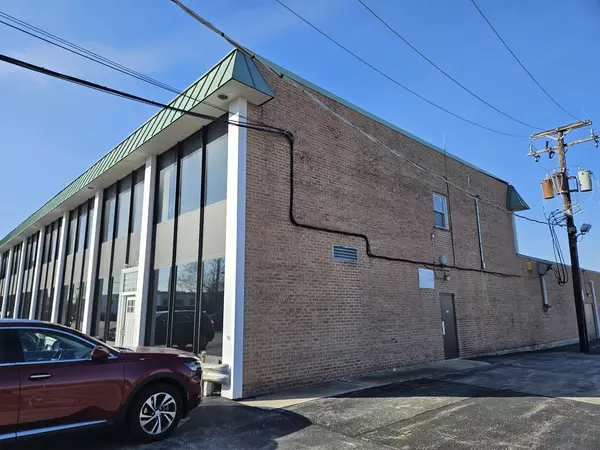 Hillside, IL 60162,4410 Roosevelt RD #215