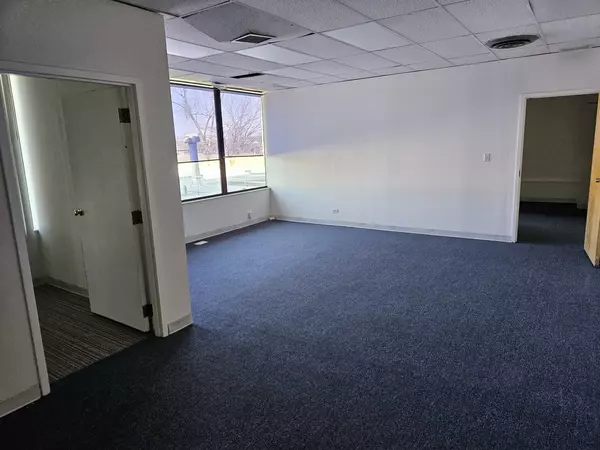 Hillside, IL 60162,4410 Roosevelt RD #213