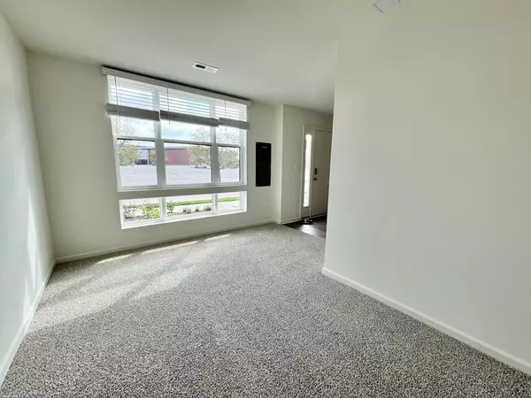 Lombard, IL 60148,365 Summit CIR