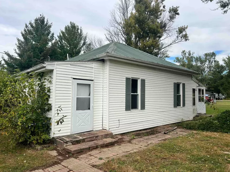 3036 148th AVE, Sherrard, IL 61281