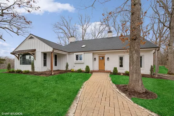 79 Brinker RD, Barrington Hills, IL 60010