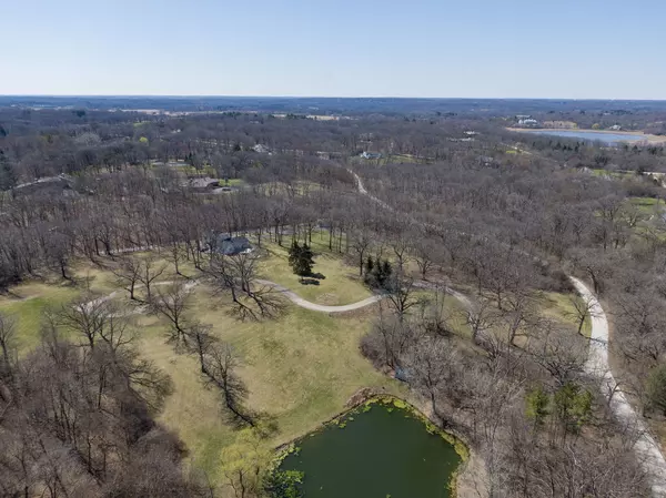 77 Brinker RD, Barrington Hills, IL 60010