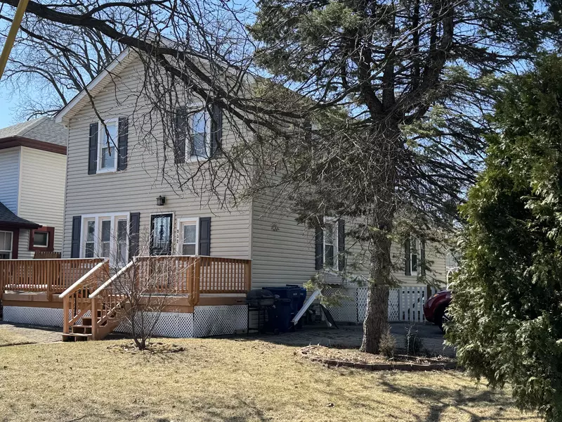 932 N Jackson ST, Waukegan, IL 60085