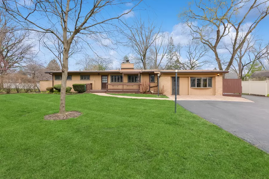 12133 S 69th AVE, Palos Heights, IL 60463