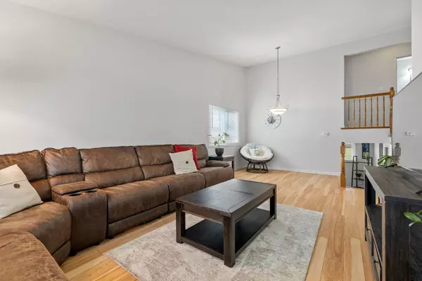 Warrenville, IL 60555,2S477 Cynthia DR