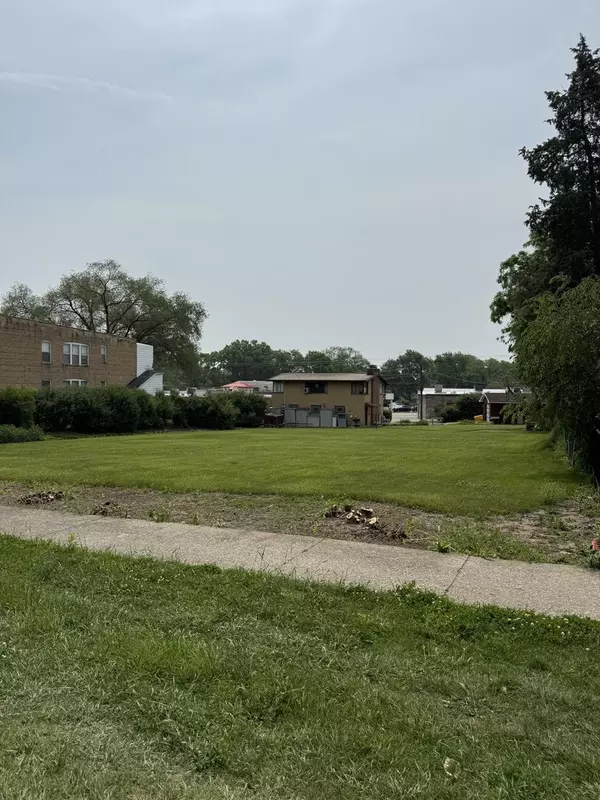 659 E Maple AVE, Mundelein, IL 60060