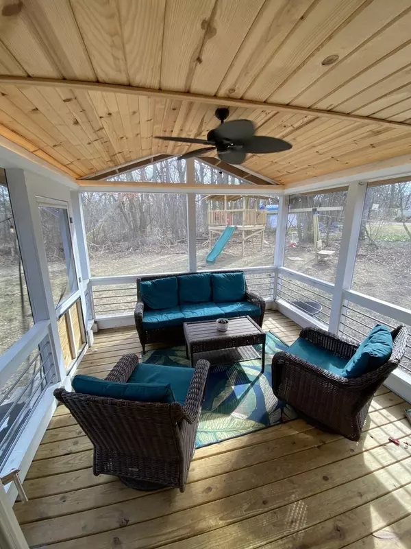 Winfield, IL 60190,27W585 Washington AVE