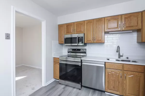 Naperville, IL 60563,1103 N Mill ST #204