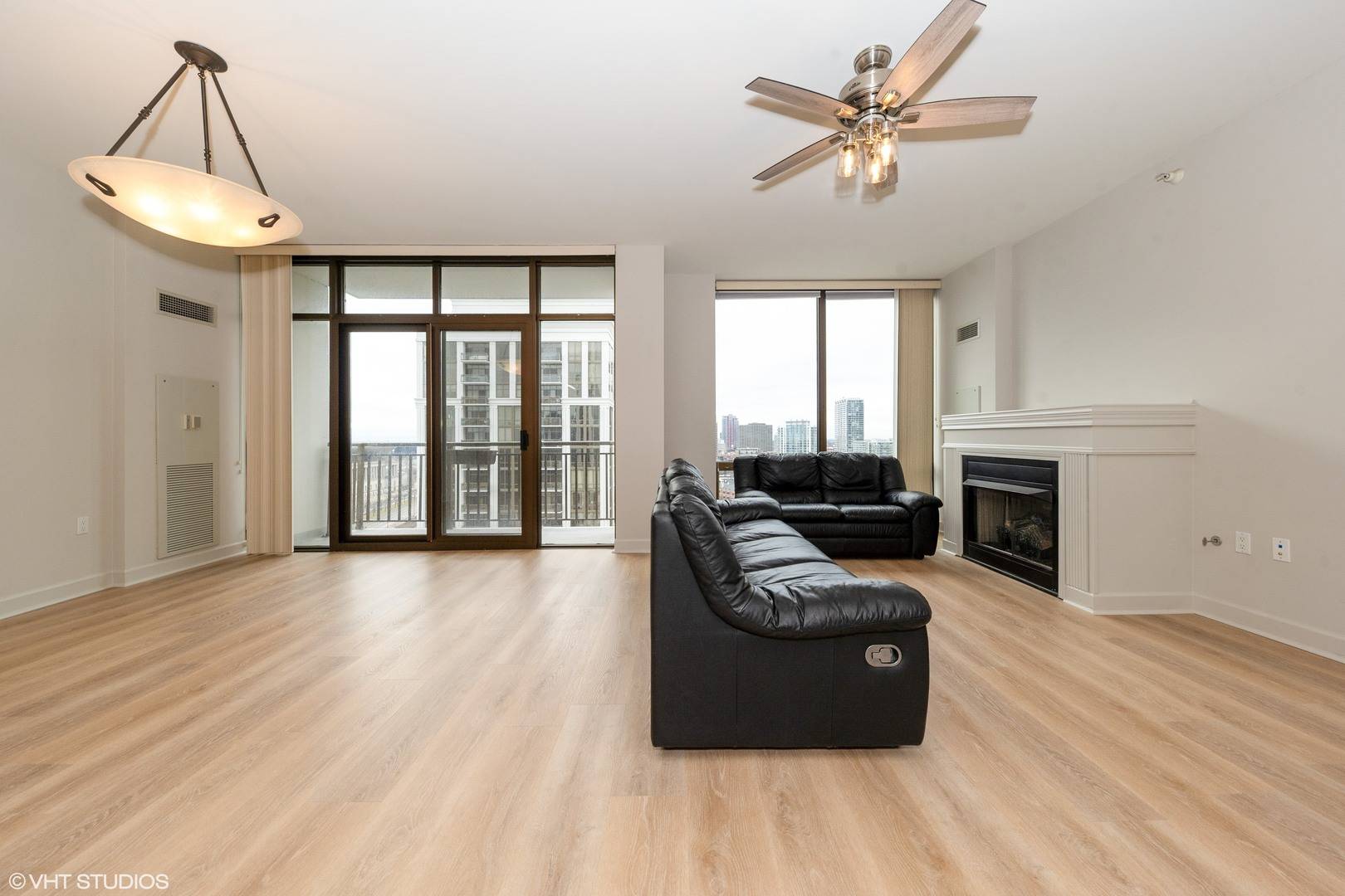Chicago, IL 60605,233 E 13TH ST #1607