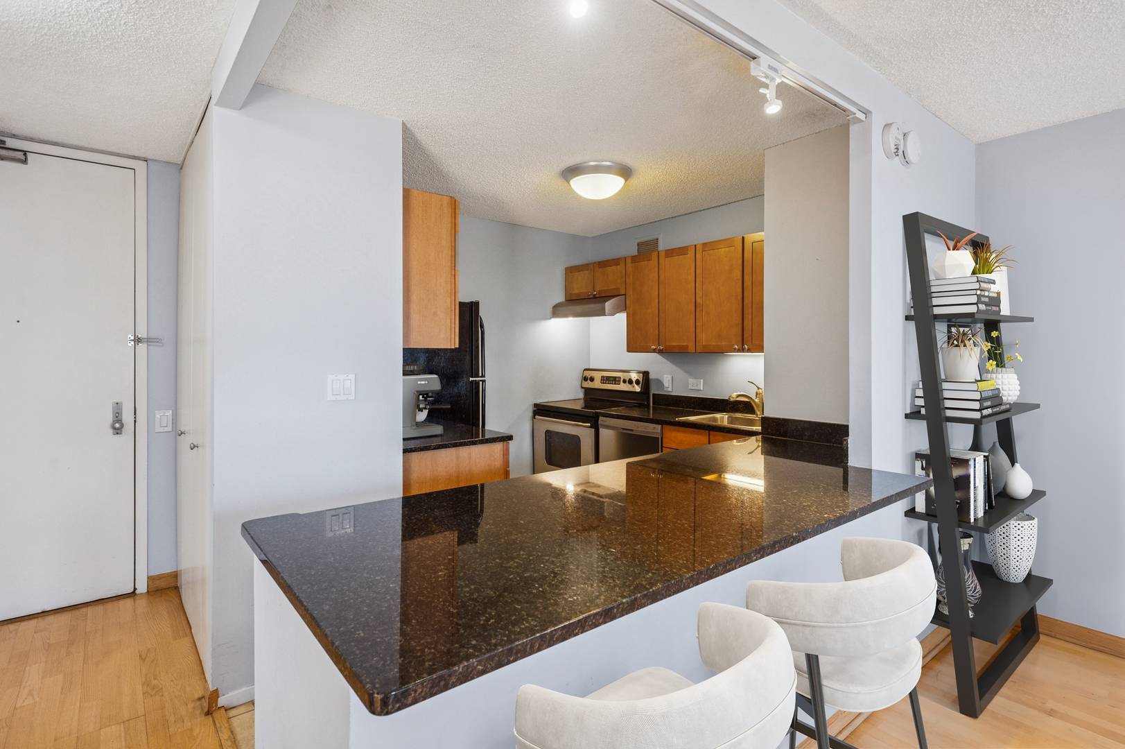Chicago, IL 60611,30 E HURON ST #2003