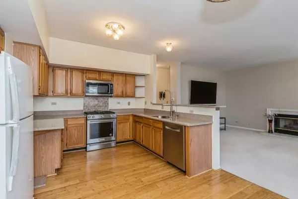 Gurnee, IL 60031,1676 Napa DR