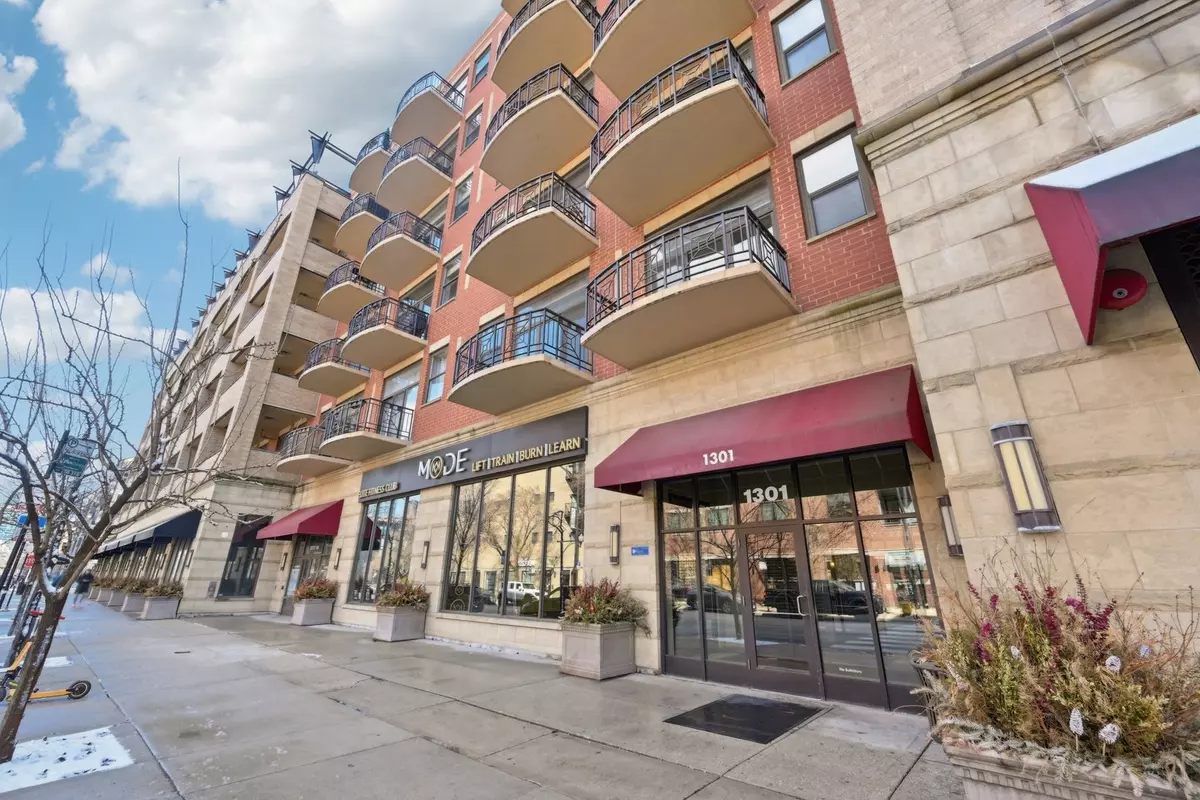 Chicago, IL 60607,1301 W Madison ST #502