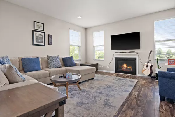 Aurora, IL 60502,2919 Church RD