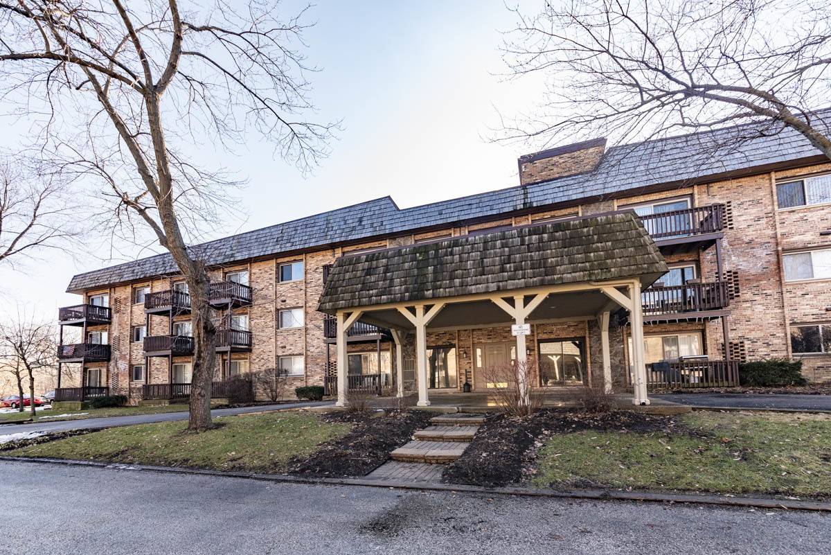 245 W Main ST #302, Lake Zurich, IL 60047