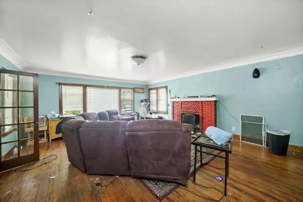 Waukegan, IL 60085,1030 N Ash ST