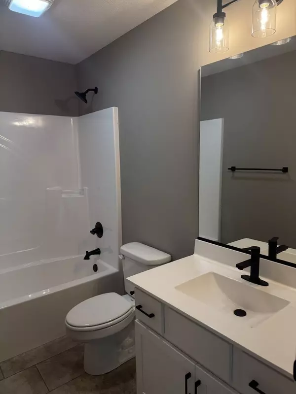 Normal, IL 61761,1725 Bluestone DR