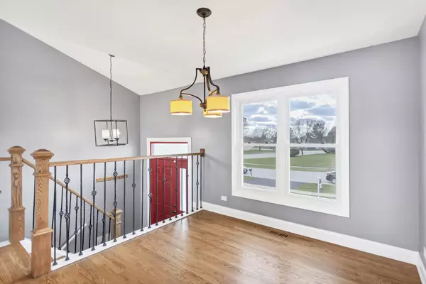 Bartlett, IL 60103,973 Millwood DR