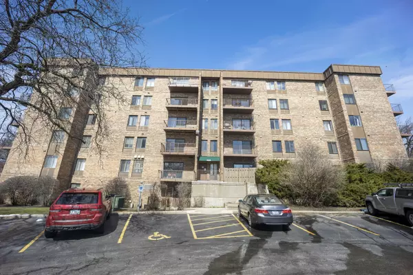 Lisle, IL 60532,425 Walnut Creek LN #1302