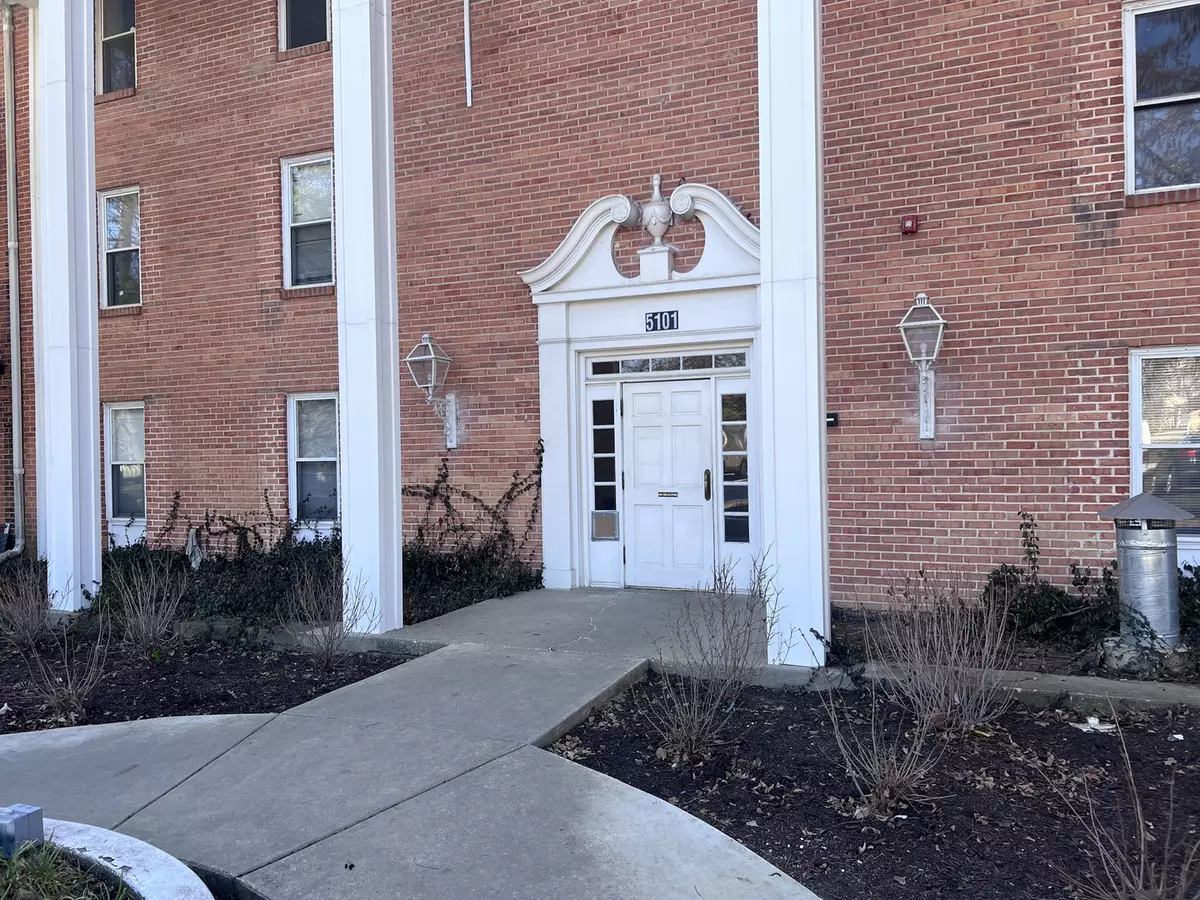 Rolling Meadows, IL 60008,5101 Carriageway DR #B304
