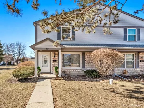 634 Newton CT #1,  Schaumburg,  IL 60194