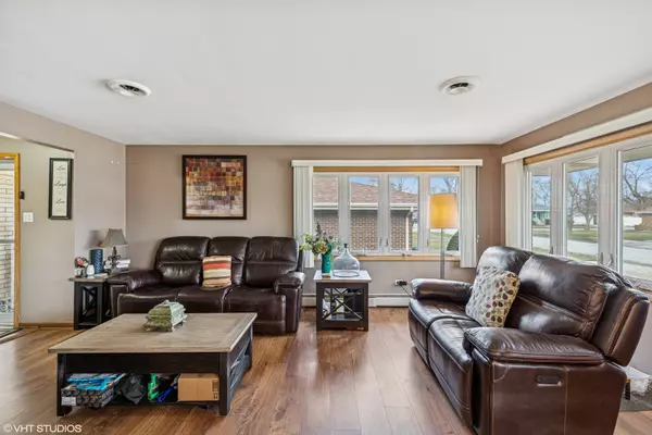 Lansing, IL 60438,18814 Bernadine ST