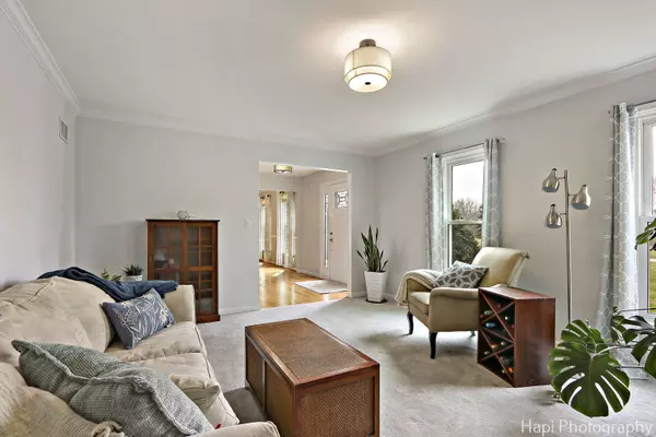 Hawthorn Woods, IL 60047,19 University CIR