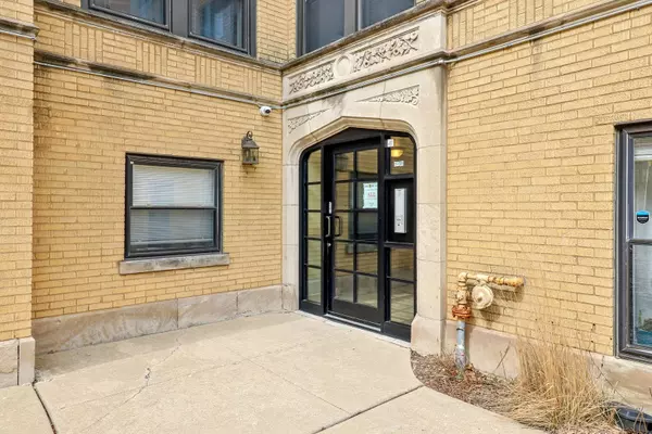 Chicago, IL 60625,5156 N Avers AVE #1W