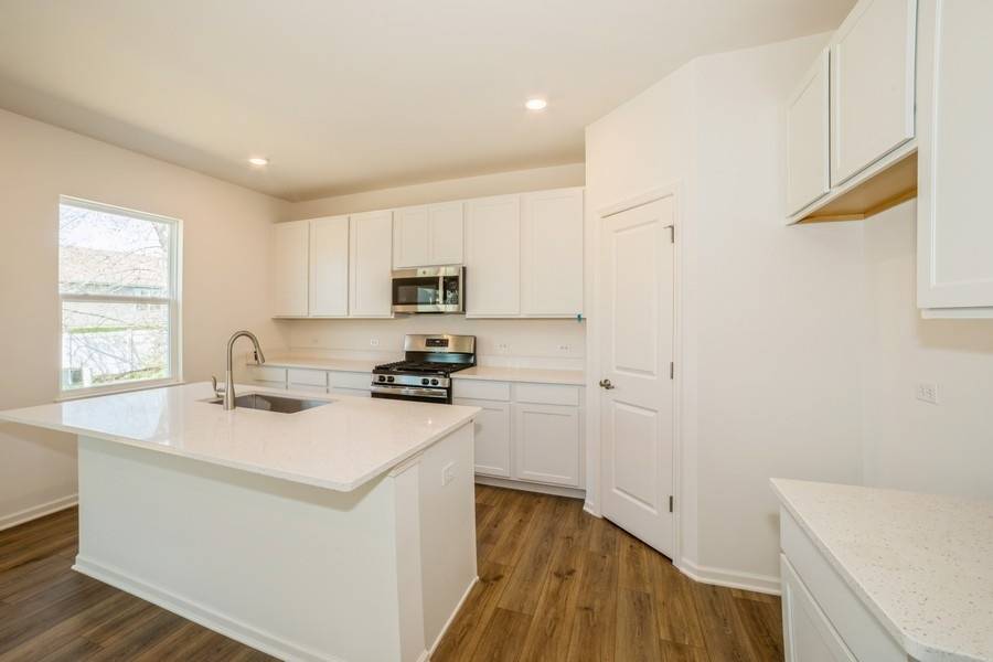Sycamore, IL 60178,927 Greenleaf ST