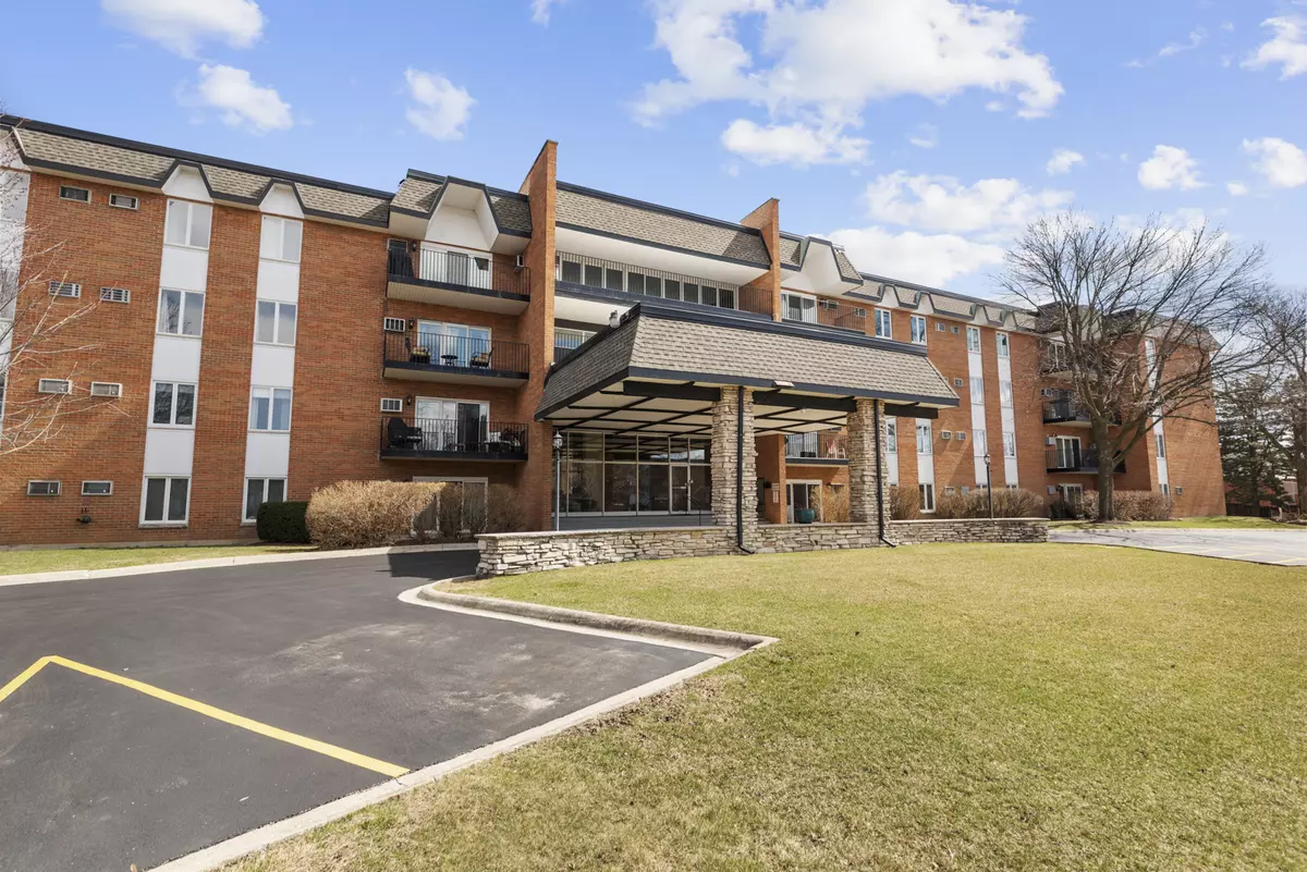 Downers Grove, IL 60515,4221 Saratoga AVE #310-A