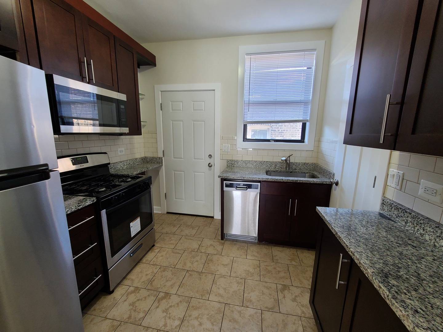 Chicago, IL 60641,4208 N Pulaski RD #3E