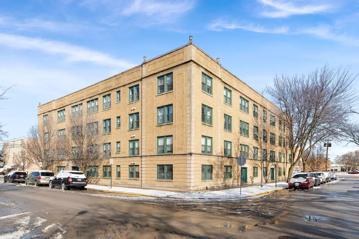 Skokie, IL 60077,4900 Davis ST #2E