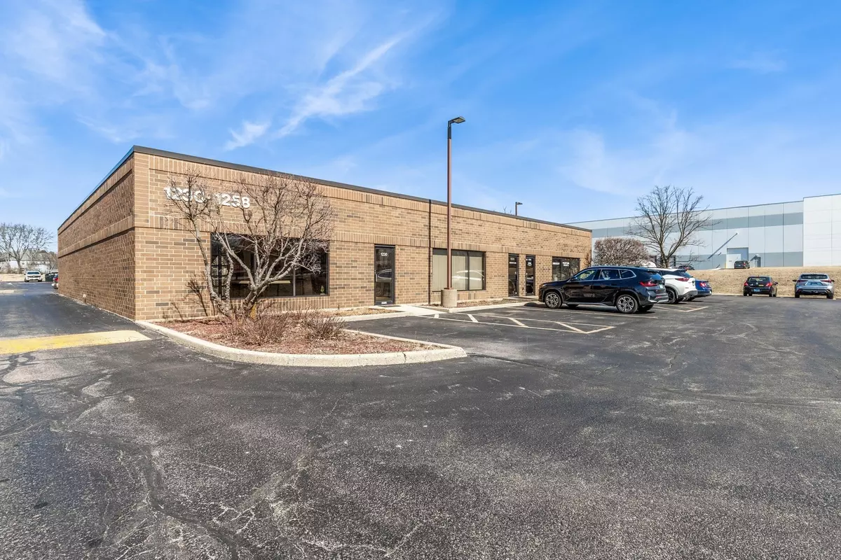 Mundelein, IL 60060,1230 Allanson RD