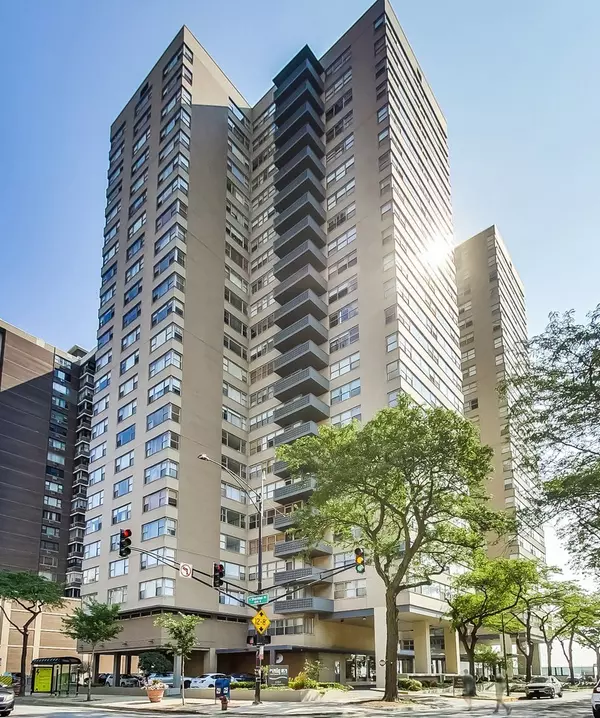 6301 N Sheridan RD #21L, Chicago, IL 60660