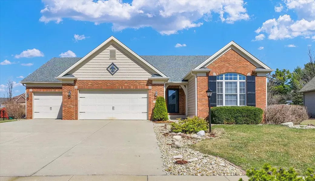 4804 Chestnut Grove DR, Champaign, IL 61822