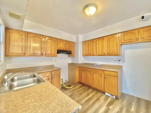 Calumet City, IL 60409,351 Clyde AVE