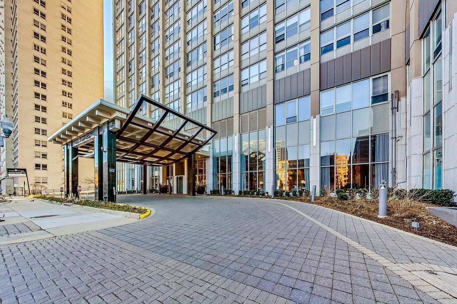 Chicago, IL 60613,655 W Irving Park RD #3216