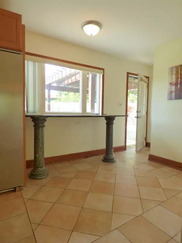 Des Plaines, IL 60018,240 Springfield TER