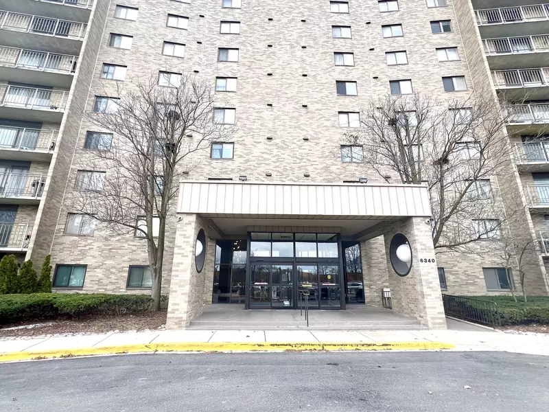 6340 Americana DR #416, Willowbrook, IL 60527