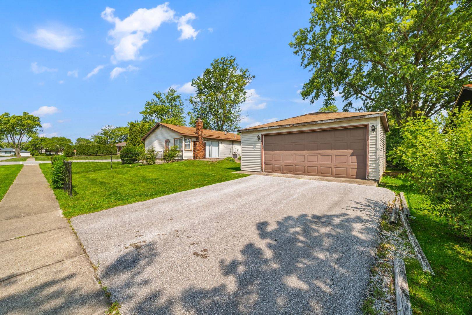 Hazel Crest, IL 60429,17433 Appletree DR
