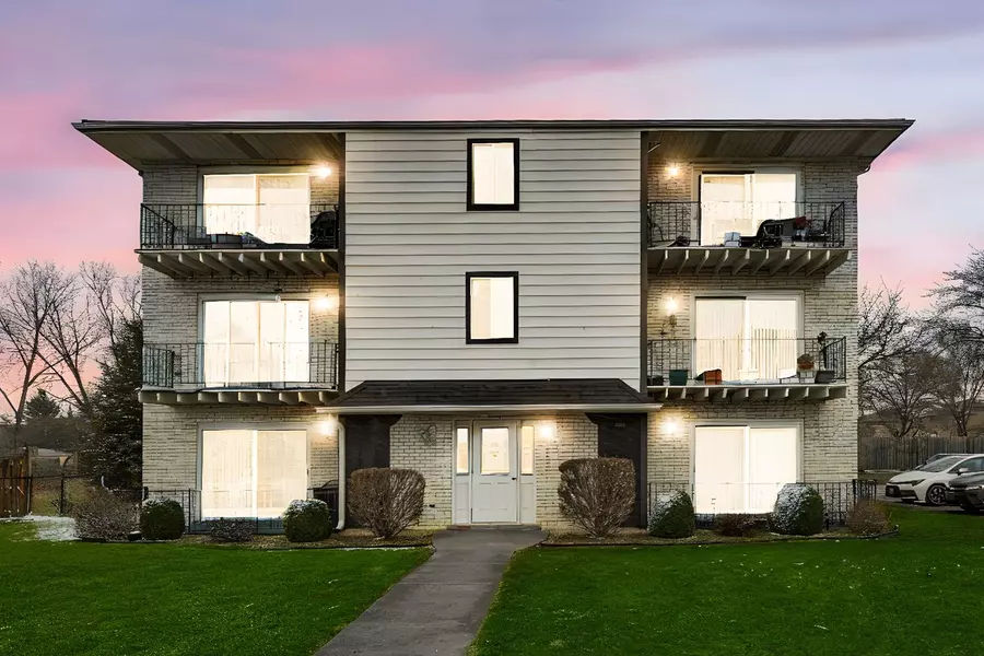 7305 W 85th PL #3B, Bridgeview, IL 60455