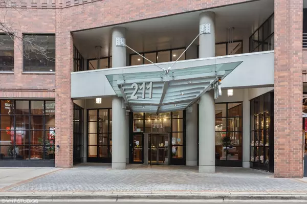 211 E Ohio ST #2017, Chicago, IL 60611