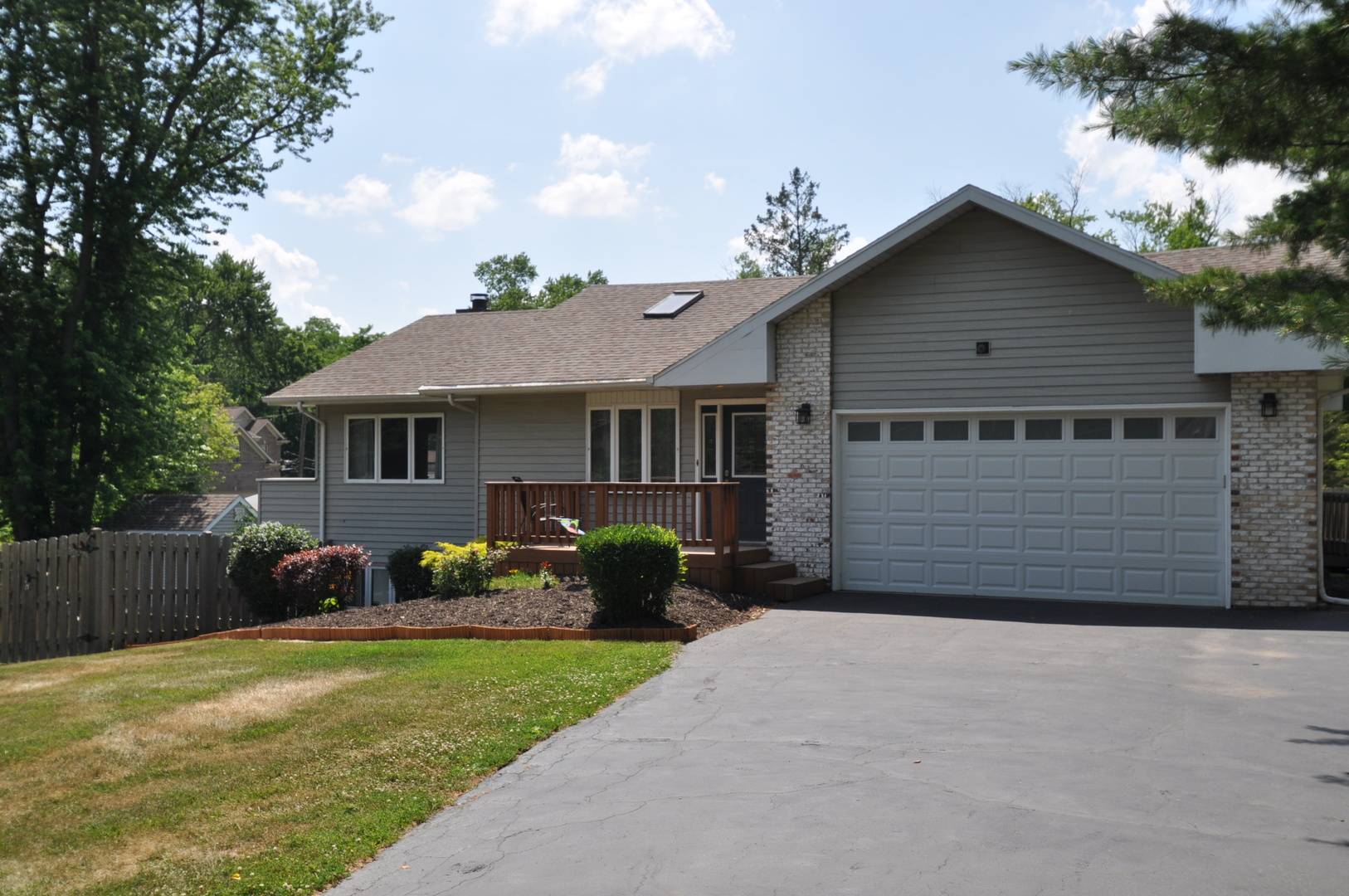 42220 N CENTER ST, Antioch, IL 60002
