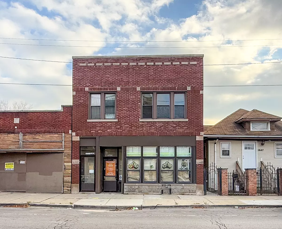 Chicago, IL 60651,5645 W Division ST